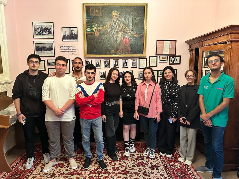 İKA könüllüləri Abdulla Şaiqin ev muzeyində!