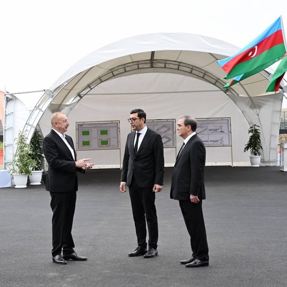 Azərbaycan Respublikasının Prezidenti İlham Əliyev Gəncə şəhər stadionunun təməlini qoyub.